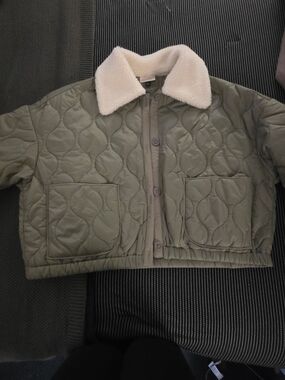 Quilted Olive Green Cropped Jacket with Cream Sherpa Collar